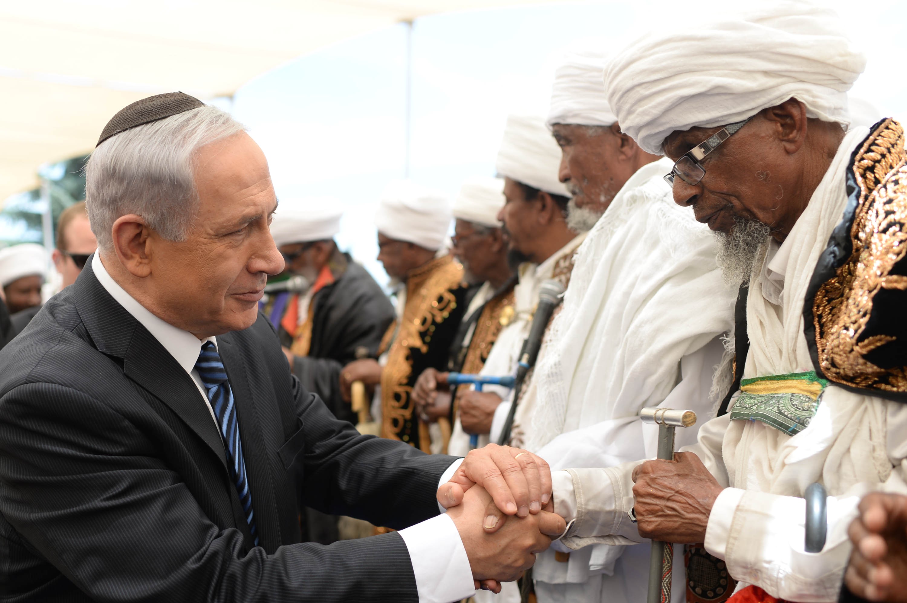 247S1 Benjamin Netanyahu & Ethiopians. Jerusalem Day (6205).jpg