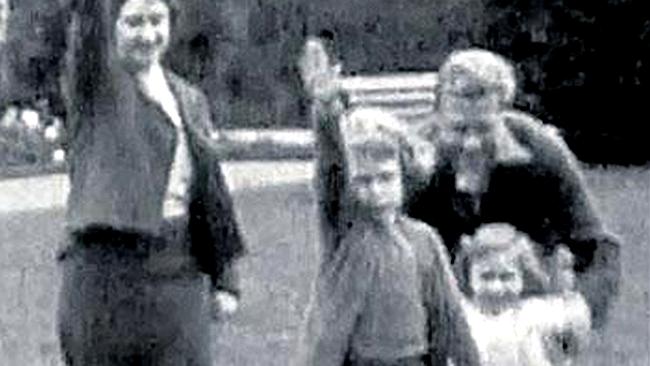 queen elizabeth nazi salute